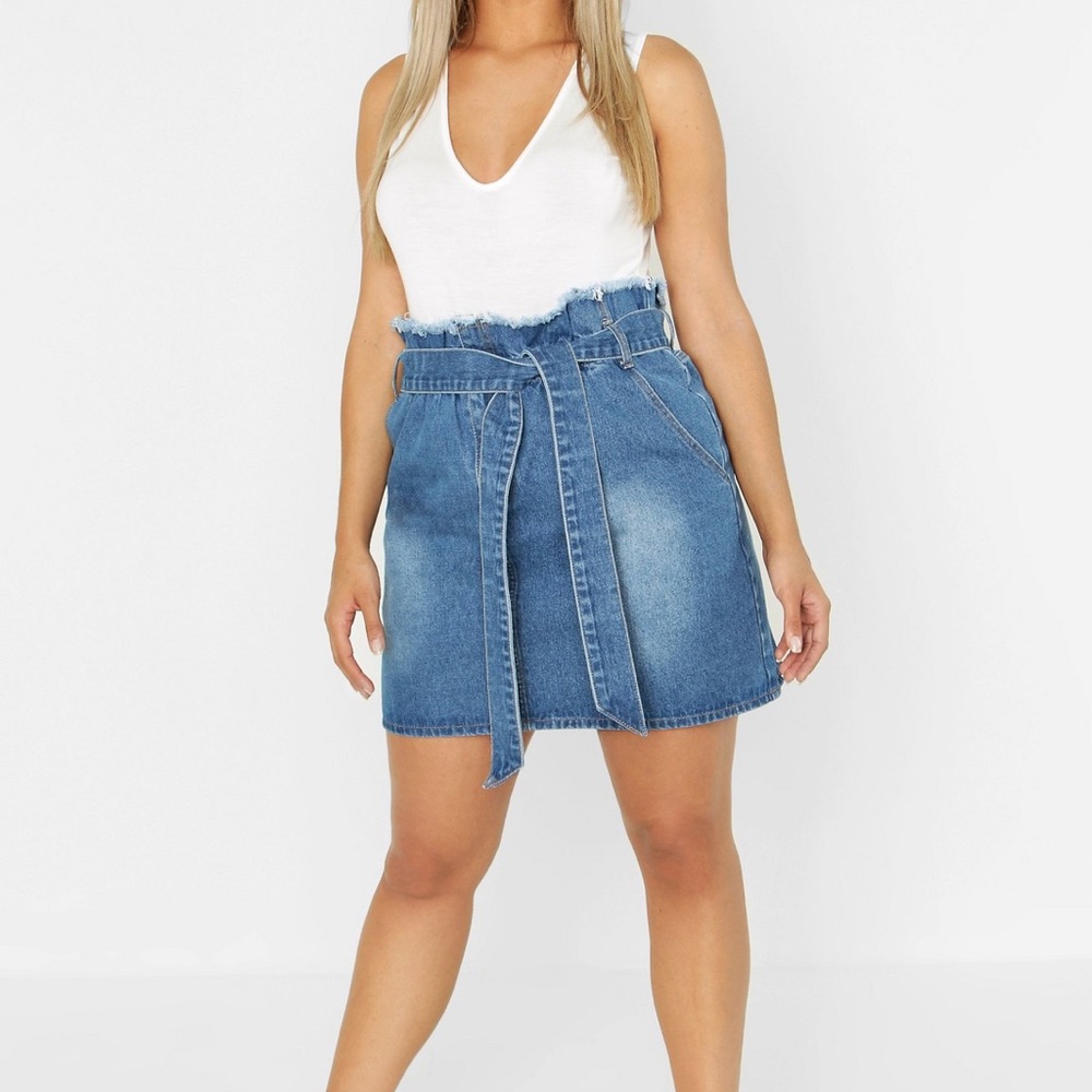 NWT Boohoo plus paper bag waist denim skirt 18